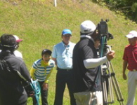 ����A�q/���{�M�΂̖ڎw���N���E��